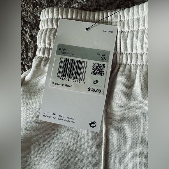 Nike Trend Girl's shorts Sz Xs - Picture 7 of 14